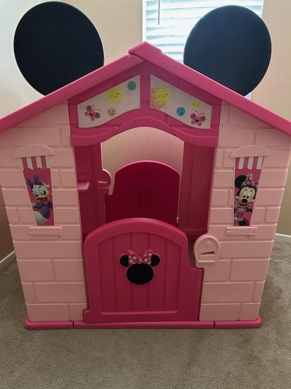 Minnie Mouse Kids Playhouse ( NEVER USED OUTDOOR)