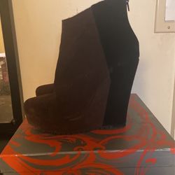 Kelsi Daggwr Wedge Bootie Size 11