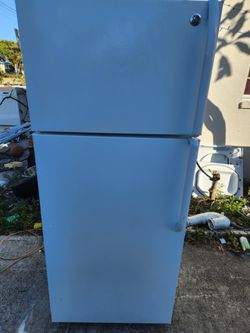 Ge Refrigerator #833