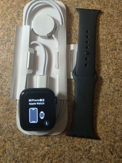 Midnight Aluminum Apple Watch SE 2nd Generation with a 40mm case
