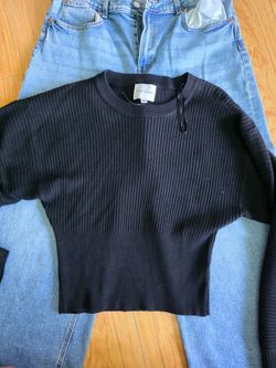 New Pink Rose sweater size M $3