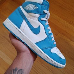 Jordan 1 High OG UNC - Size 9 Men