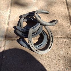 Metal Horse 🐎 Shoes  8 Totall