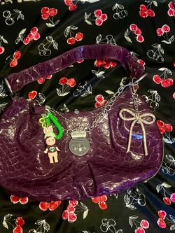 Guess purse
