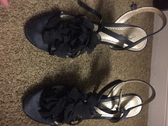 Size 9 black heels
