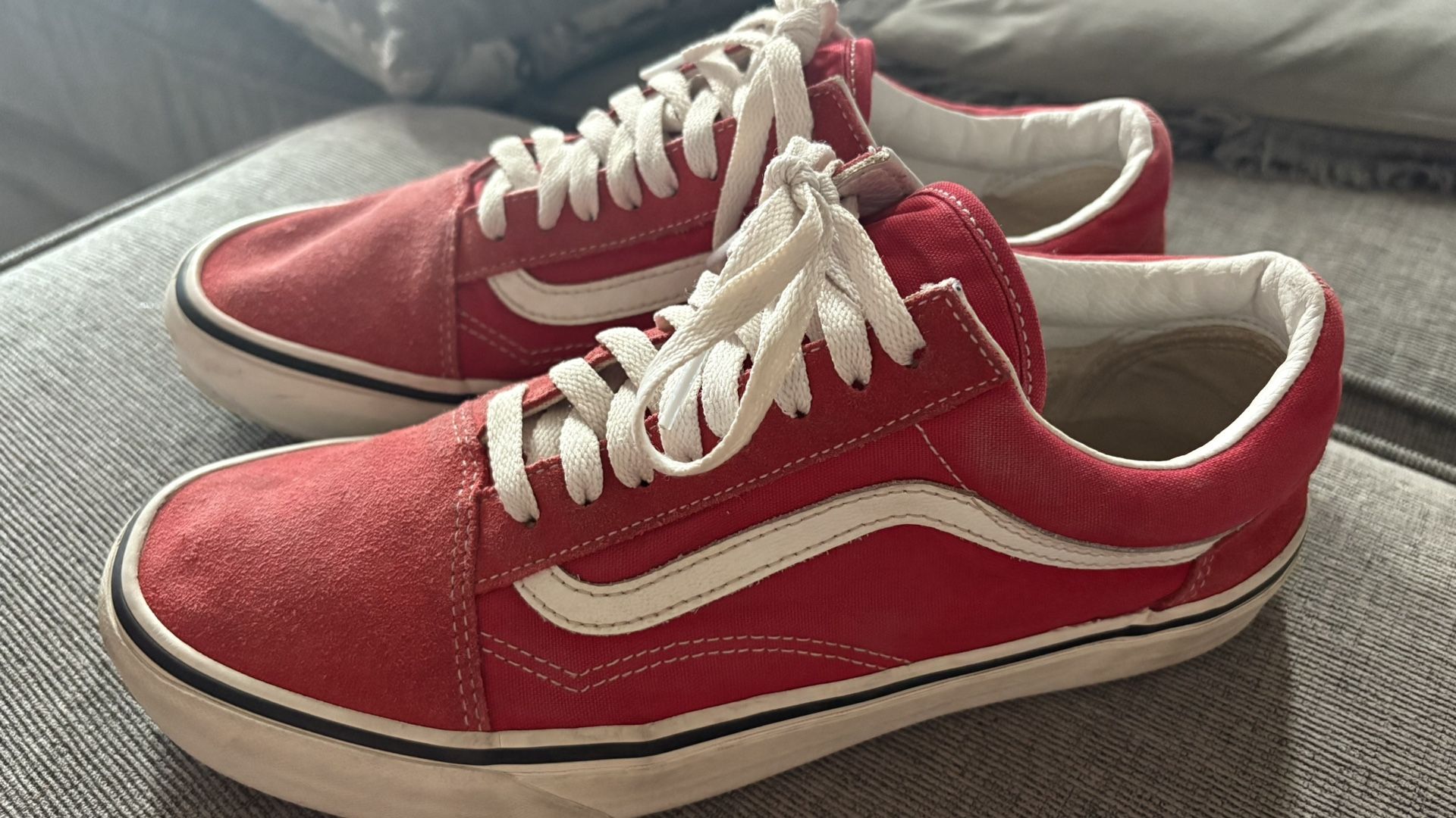 Red Van Men Size 9 