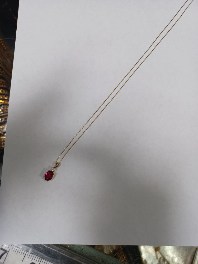 10 K Necklace With Pendant 