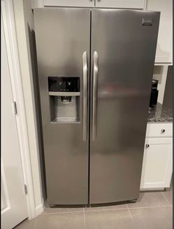 Stainless steel kitchen appliances
