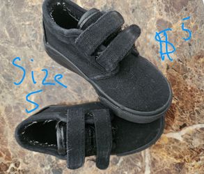 Black Kids Canvas Sneakers Size 5