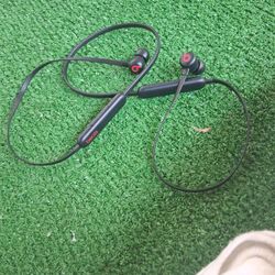 Ear Ɓuds BEATS