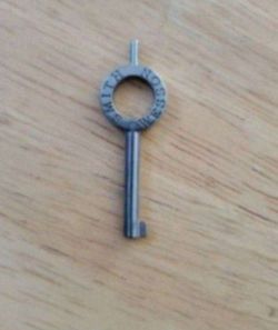 Handcuff keys