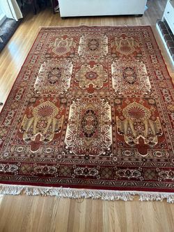 Large Persian-Style Area wool Rug with Fringe
