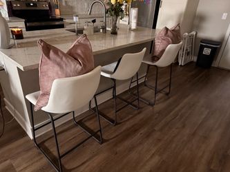 3 bar stools