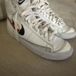 Nike Blazer Mid 77 Size 6Y 