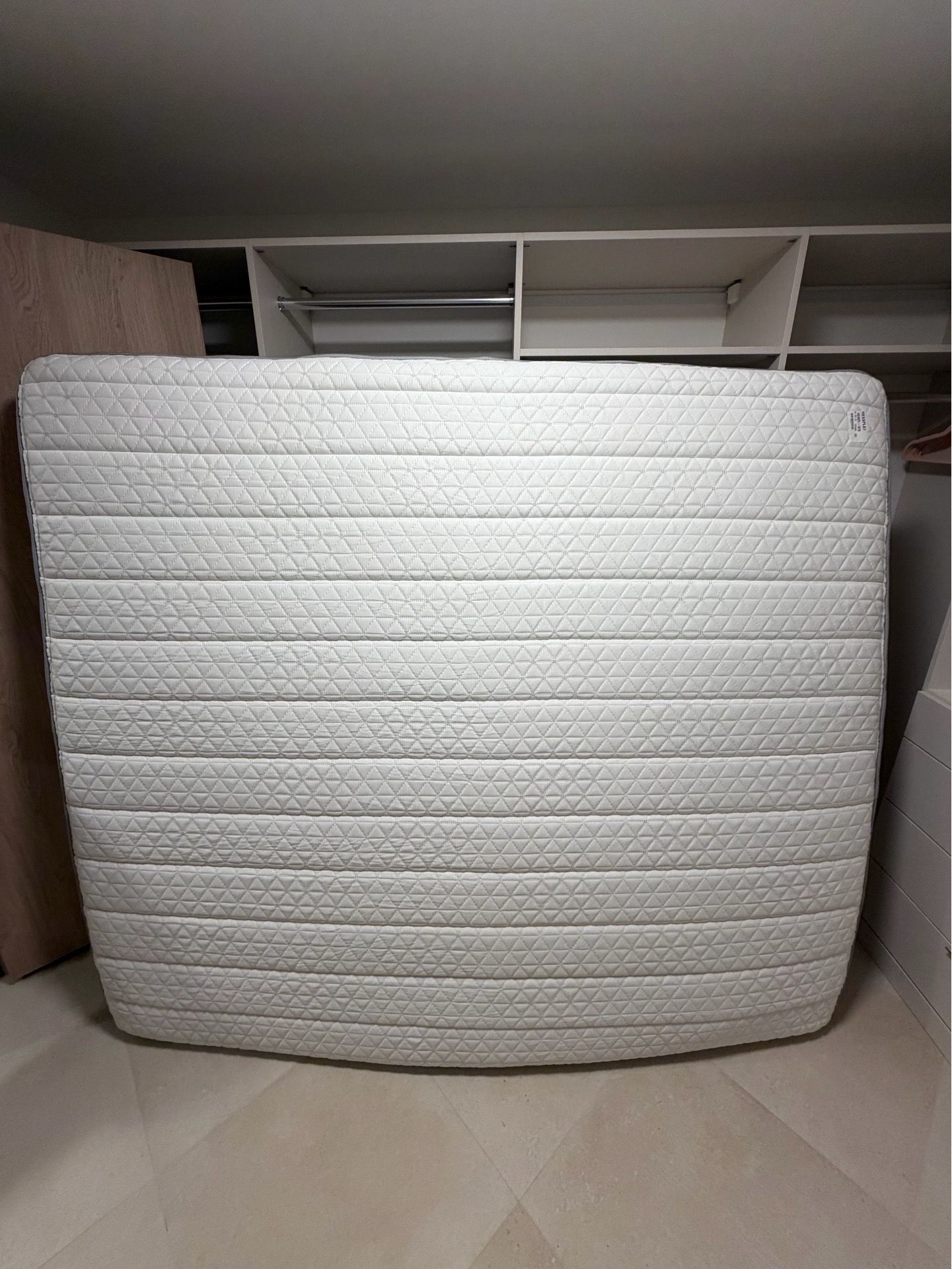 Helix Plus, Cal King, Cover: Original Cover, Top Layer: Standard Layer Like New, Perfect Condition