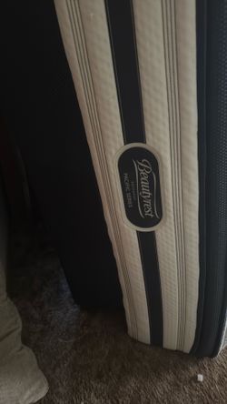 2 Queen Matress/Boxspring sets 1 Full Mattress Only