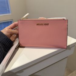 Michael Kors Wristlet 