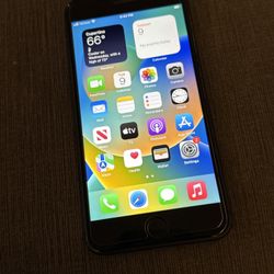 Apple iPhone 8 Plus 64GB Unlocked A897 GSM Space Gray iOS 16.0.2