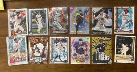 MLB lot (25+ cards)
