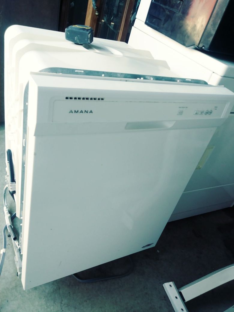 Amana dishwasher