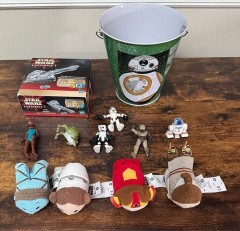 Star Wars Lot Toy Figures etc $8 for All