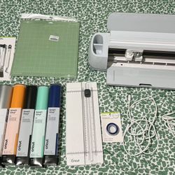 Cricut Explore 3 Bundle