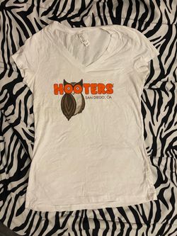 Hooters San Diego CA White V-Neck T-Shirt