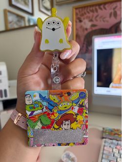 Badge reel with badge buddy