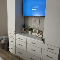 White Custom Closet Organizer With Drawers 
