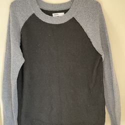 4 Women’s Size M Light Weight Sweaters