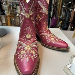New Dingo Pink Ankle High Cowboy Boots Size 7