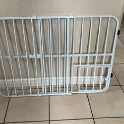 Extendable Baby/Pet Gate