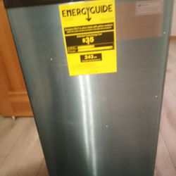 3.2 cubic foot compact refrigerator brand new