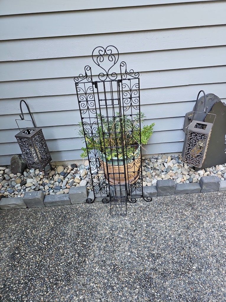 Black Foldable Little Shelf