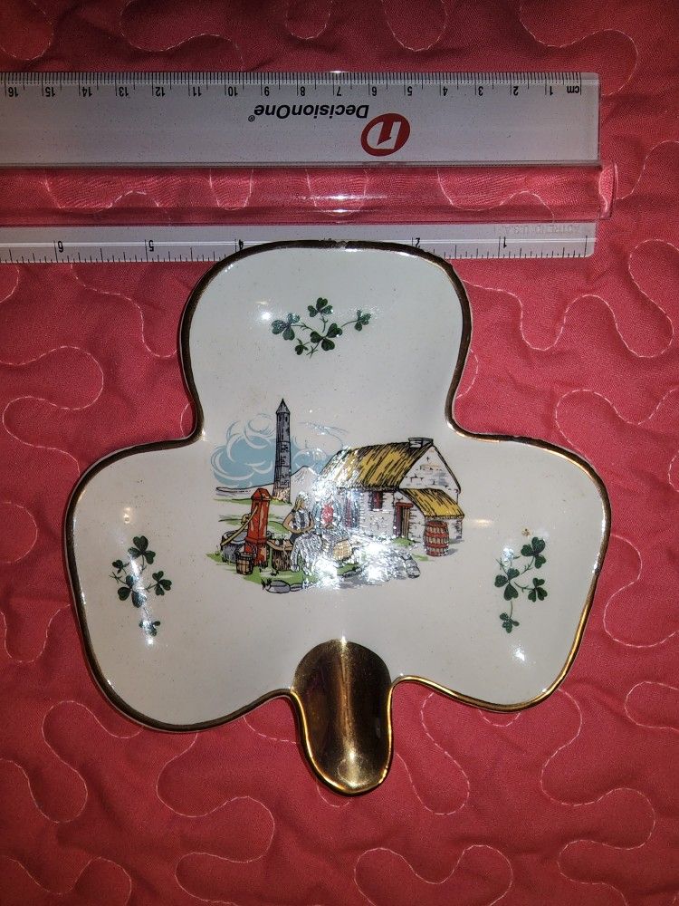 Vintage Carrigaline Pottery Co Clover