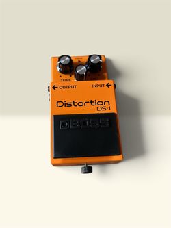 BOSS DS-1 Distortion Compact Distortion Pedal Delivering hard-edged attack and smooth sustain