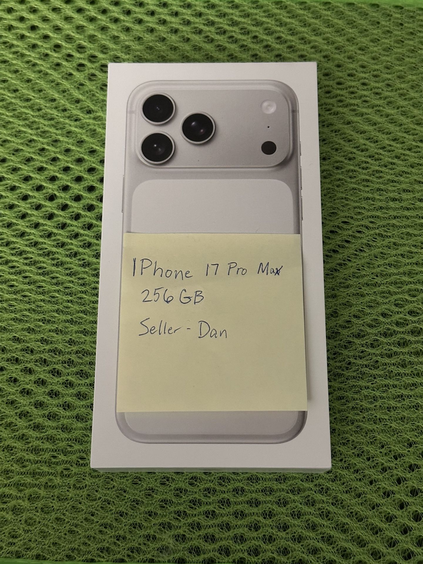 New Apple iPhone 17 Pro Max 256GB Silver