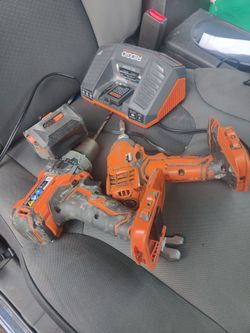 RIDGID Cordless Power Tool Set with Charger