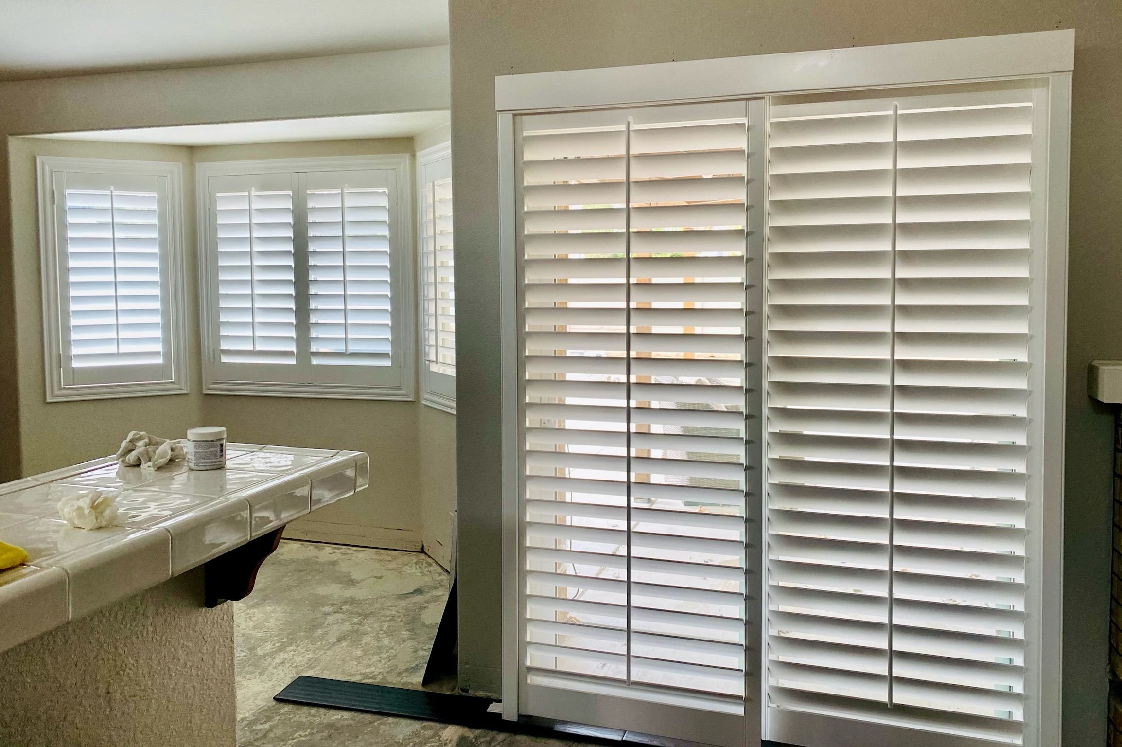 REAL WOOD & LIFETIME WARRANTY, Custom Interior Shutters, Plantation Shutters, Window Treatments, Window Coverings, Persianas de Madera