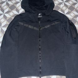 Black Nike Tech Suit