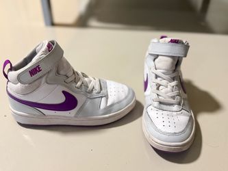 Girls Nikes 1Y