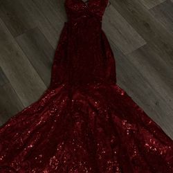 Red prom dress