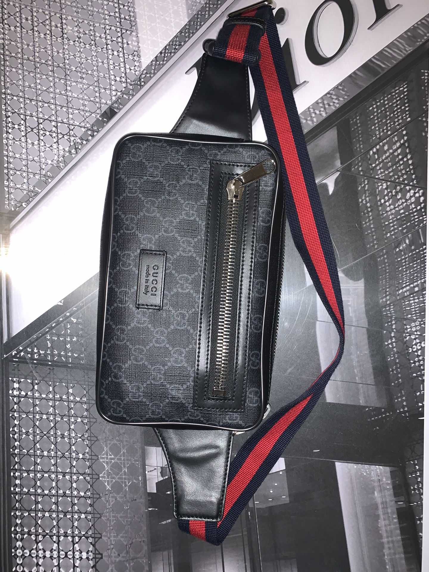 Men’s Gucci bag , crossbody
