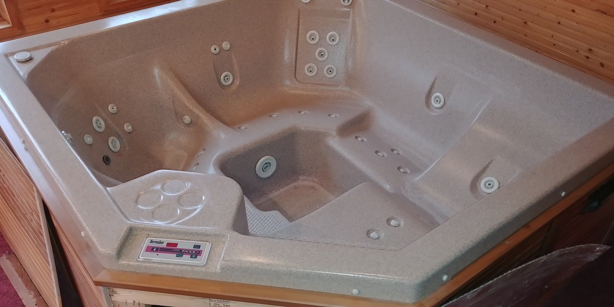 Thermospa 1900d hot tub for Sale in Bristol, WI - OfferUp