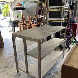 Stainless Steel Bar With Two Stools 