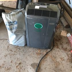 13,500 BTU 'DELONGHI" Portable Air Conditioner