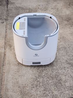Automatic litter box by Furoomate