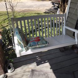 Porch Swing White Nice Like New In Great Shape