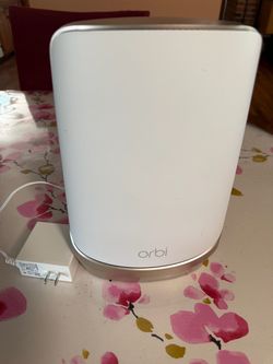 Wifi 6E gaming Orbi RBRN 960 main Router