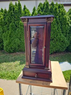 Jewelry box